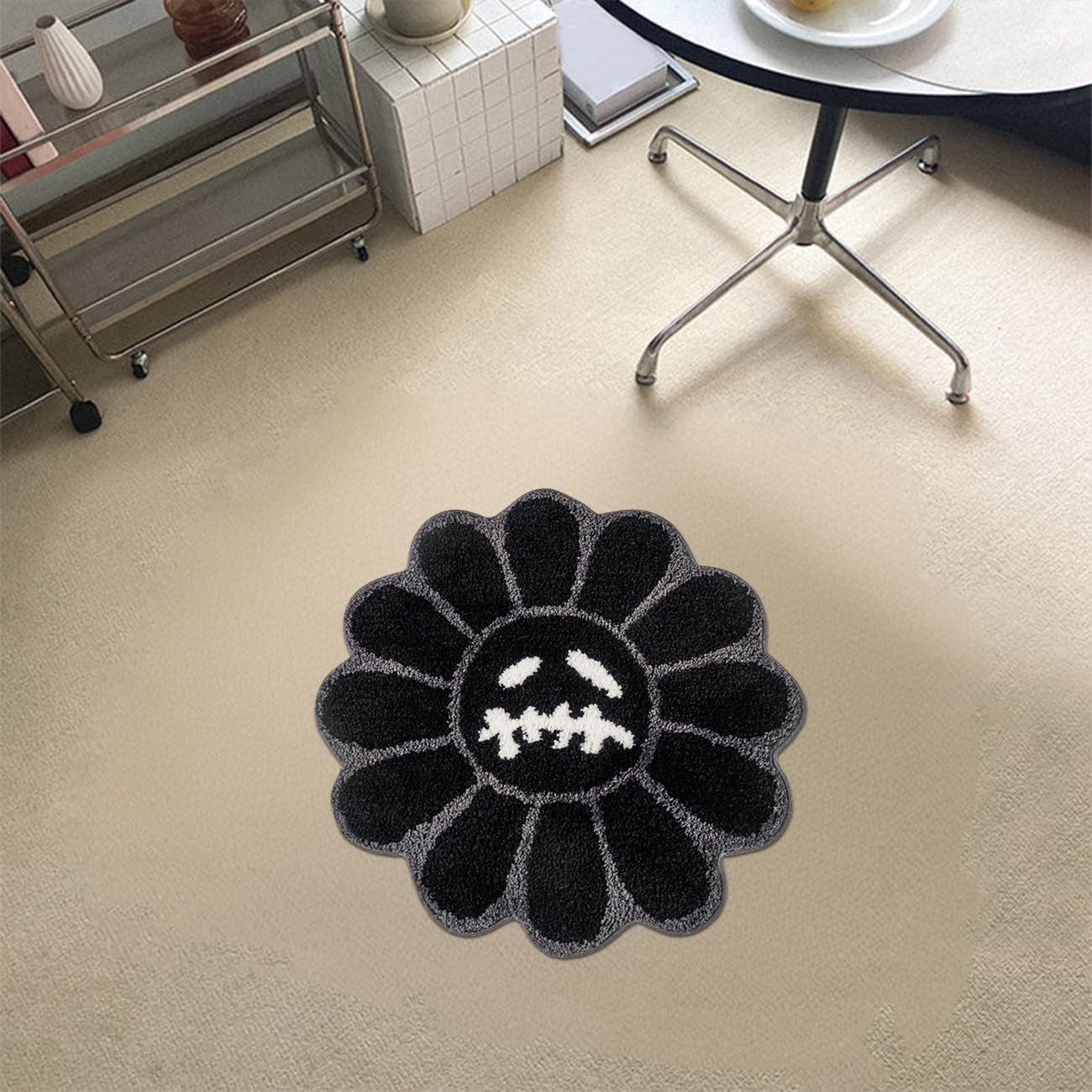 Trippy Flower Rug Cute Ghost Face Bathroom Rug Horror Goth Non-Slip Shower Floor Mats Soft Plush Bedroom Aesthetic Decor Carpet Washable Door Mat for Kitchen Entryway (Black,2 X 2FT)